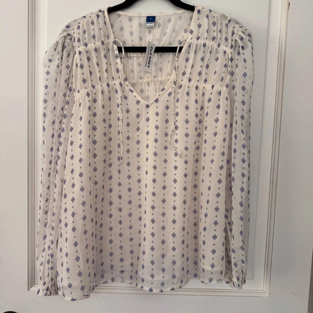NWT old navy long sleeve Chiffon Smocked Poet Swing Blouse size Medium